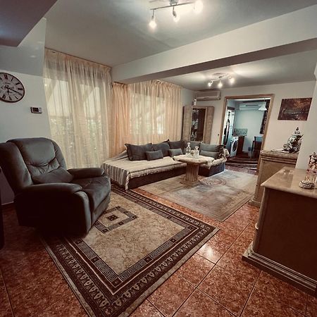 Queen Olgas Street Appartment Tesalonika Bagian luar foto